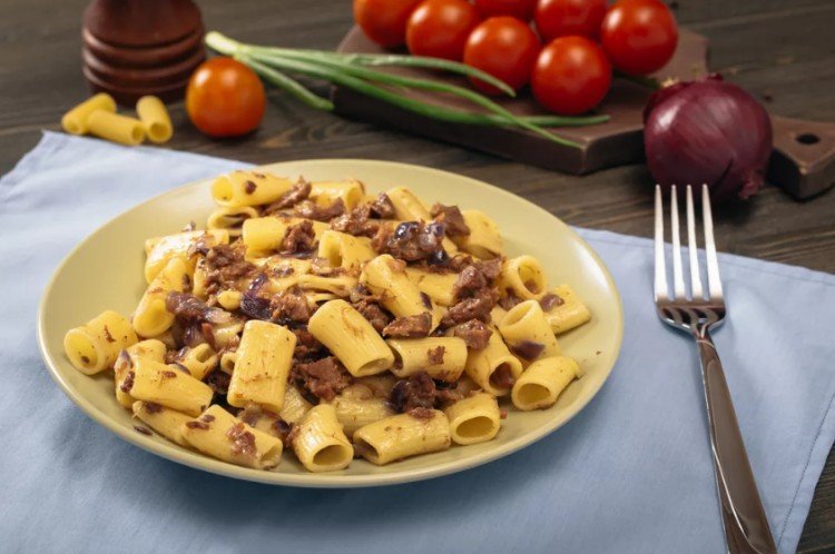 Navy-Style Pasta with Canned Meat and Mushrooms