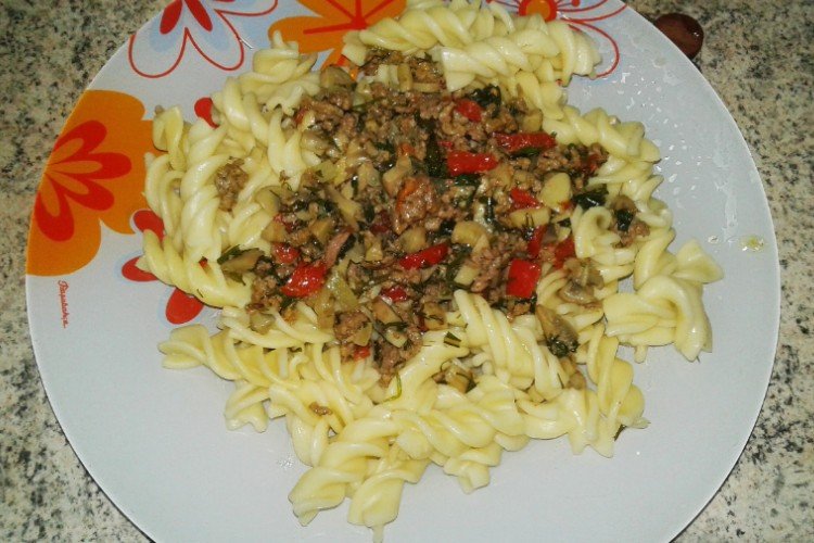Navy-Style Pasta with Mince and Mushrooms