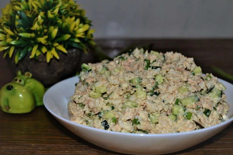 Salad with Canned Pink Salmon, Cheese, and Apples