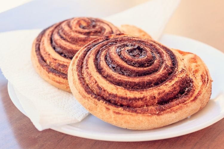 Simple Cinnamon Buns