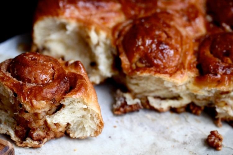 Fluffy Cinnamon Buns with Brown Sugar and Nuts