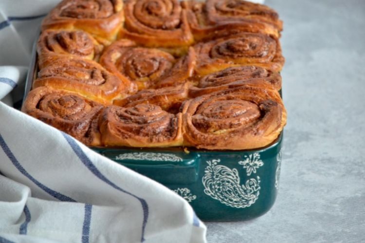 Carrot Cinnamon and Nut Buns
