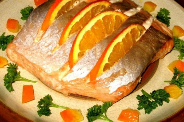 Lachs mit Orangen im Ofen