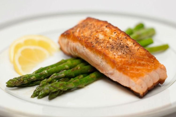 Lachs mit Spargel im Ofen