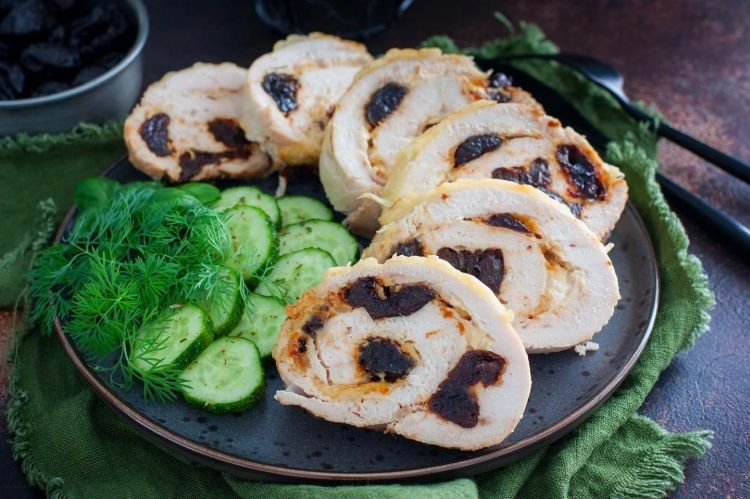 Pechuga de pollo con ciruelas pasas al horno