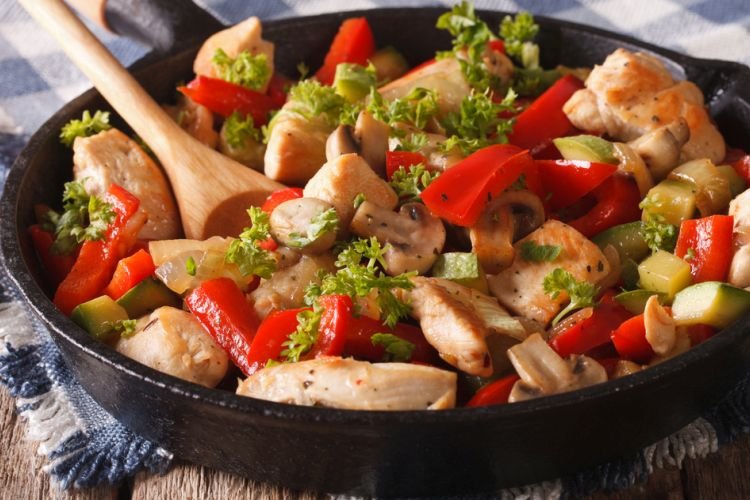 Pechuga de pollo con verduras al horno