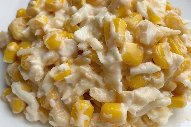 Salad with Corn, Egg, Braided Cheese, and Croutons