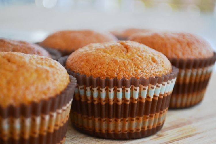 Einfaches Rezept für hausgemachte Cupcakes