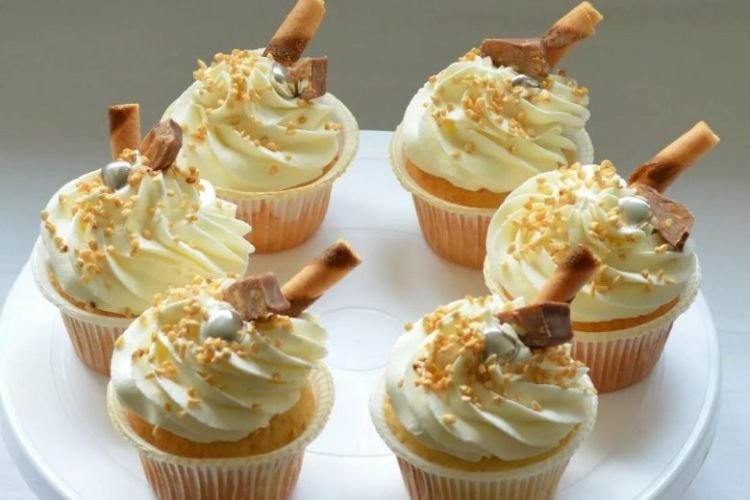 Kaffee-Cupcakes mit Eiweißcreme