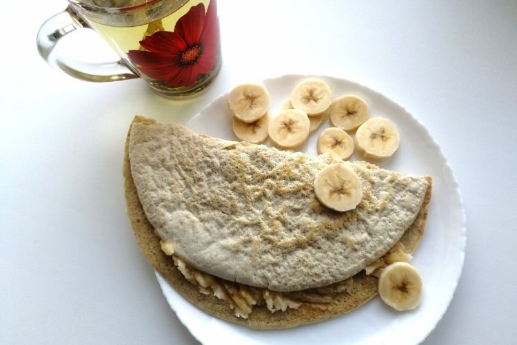Panqueque de avena dulce con plátano y miel