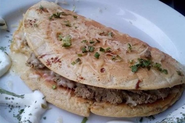 Panqueque de avena con paté de champiñones y hierbas