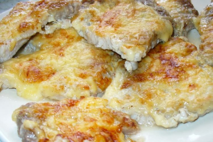 Pork Chops Baked with Mustard, Sour Cream, and Cheese