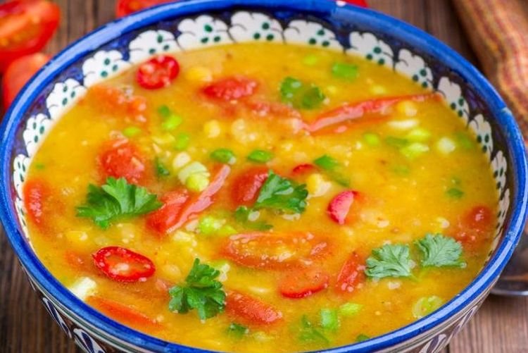 Гороховый суп с острым перцем и курицей