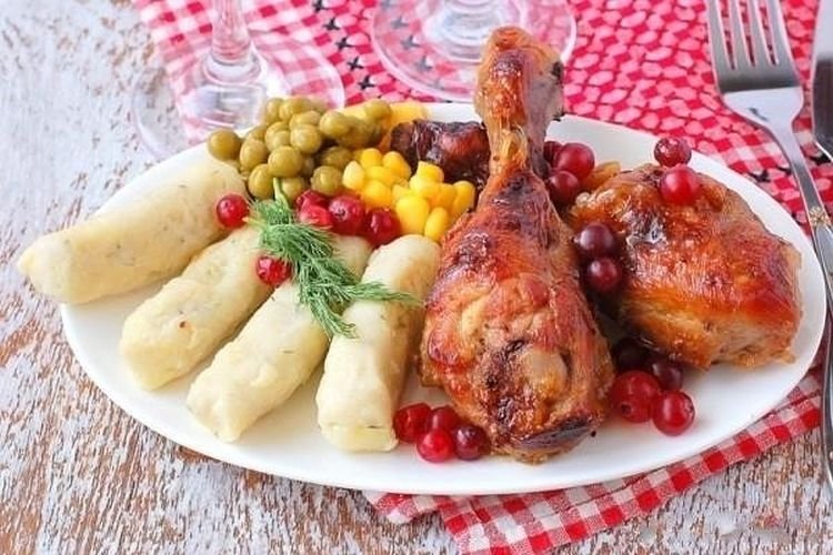 Chicken Drumsticks Baked in Cranberry Sauce