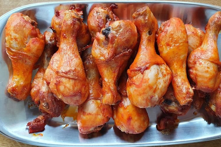 Chicken Drumsticks Baked in Spicy Ketchup