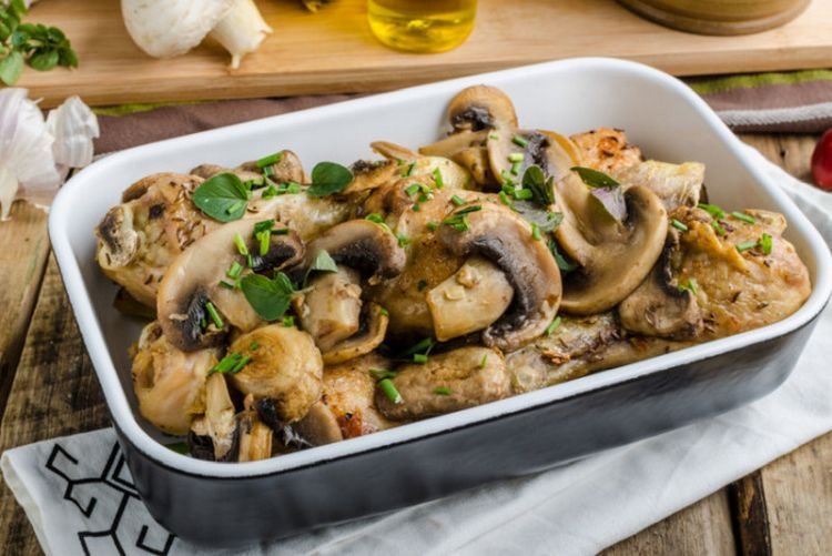 Chicken Drumsticks with Mushrooms and Onions in the Oven