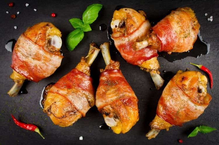 Chicken Drumsticks Baked in Bacon