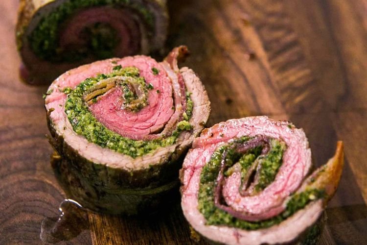 Rinder-Hackbraten mit Nüssen und Basilikum
