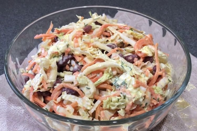 PP-Salat mit Chinakohl und Bohnen