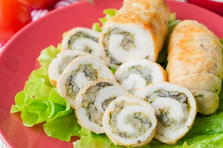 Hähnchenroulade mit Käse und Pilzen aus dem Ofen