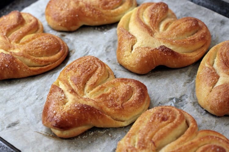 Bollos dulces de masa de levadura