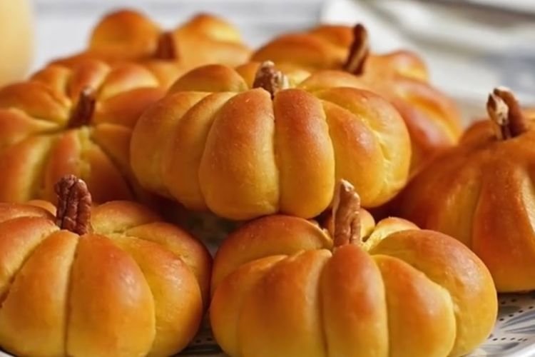 Bollos de levadura con calabaza