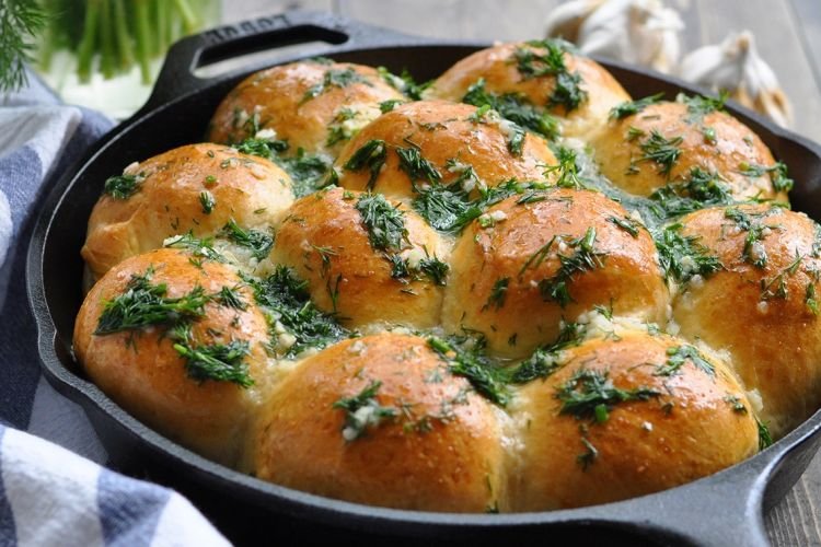Bollos de ajo con levadura seca