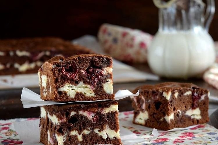 Schokoladen-Kirsch-Kuchen mit Quark