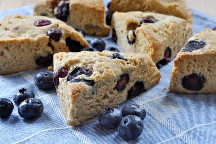 Scones mit Beeren