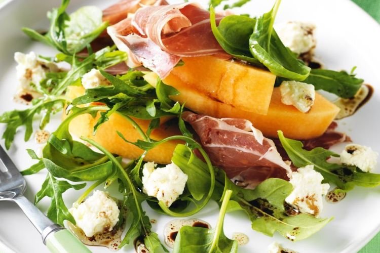Salat mit Prosciutto und Birne
