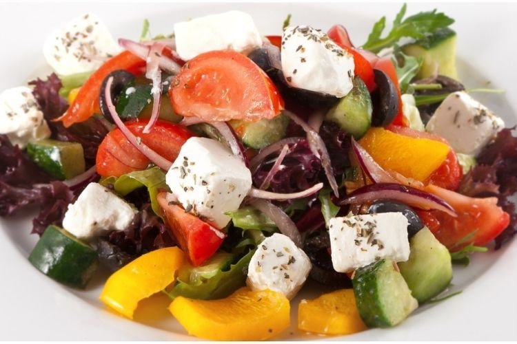 Italienischer Gemüsesalat mit Feta
