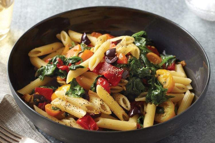 Warmer Salat mit gebackener Paprika