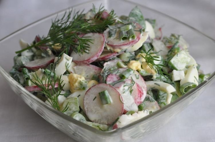 Ensalada de rábano, pepino y cebolleta