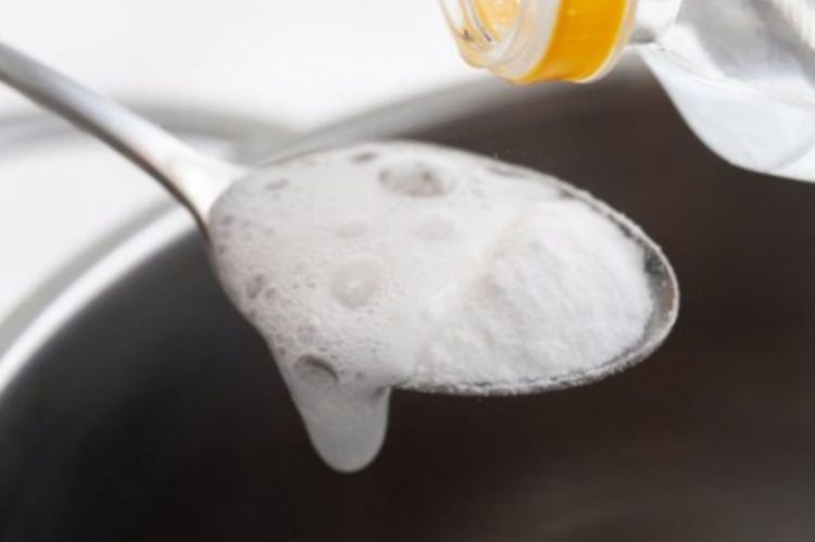 Baking Soda with Vinegar