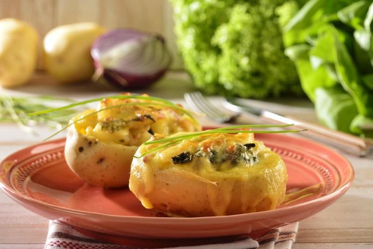 Patatas rellenas de carne picada