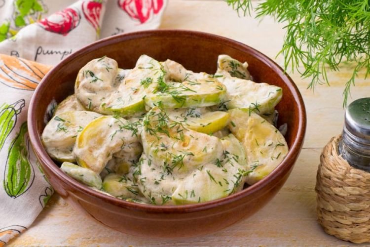 Zucchini in Sauerrahm