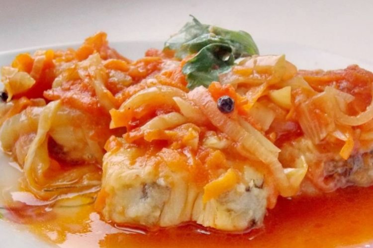 Pollock with Onions and Carrots