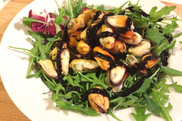 Meeresfrüchtesalat mit Rucola