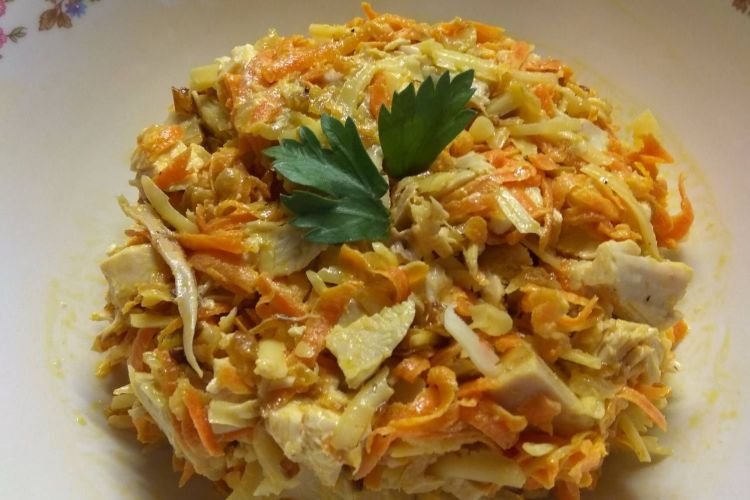 Karottensalat mit Huhn