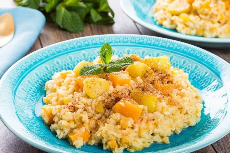 Bulgur Porridge with Pumpkin in Milk