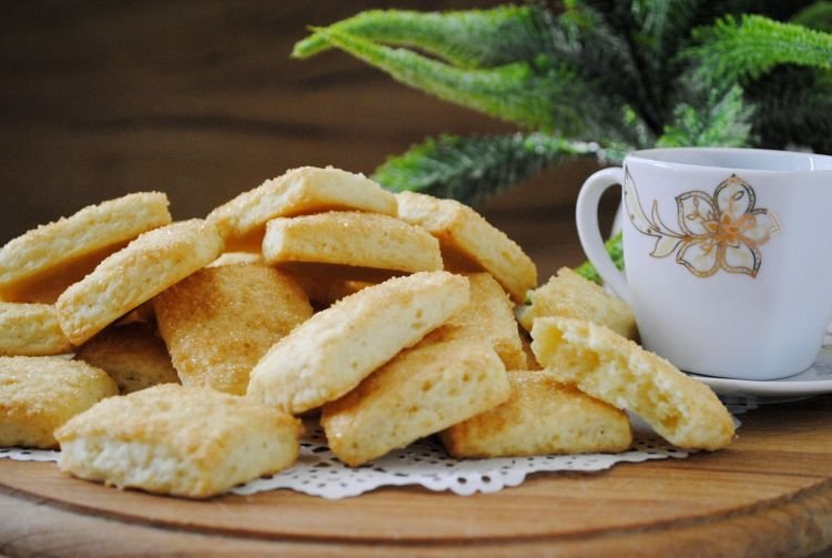 Hausgemachte Kekse mit Sauerrahm
