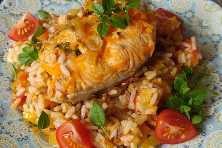 Arroz con pescado y verduras