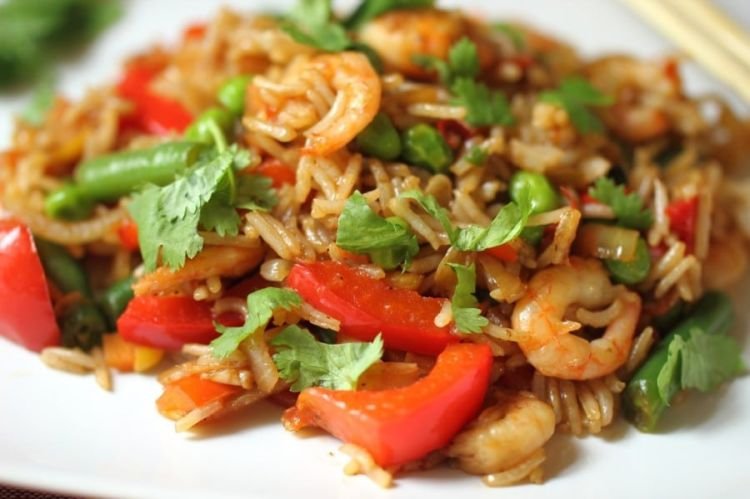 Arroz con verduras y mariscos