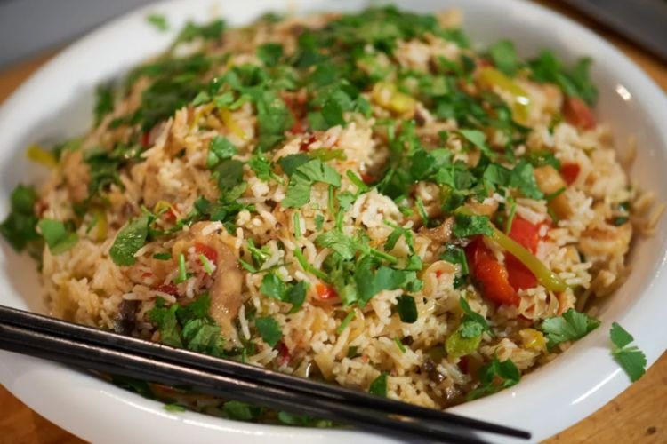 Arroz con verduras y hierbas