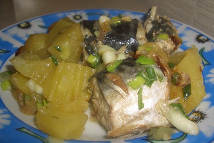 Makrele mit Kartoffeln im Multikocher