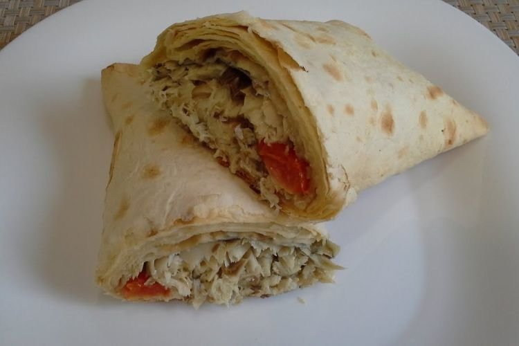 Makrele im Lavash im Ofen
