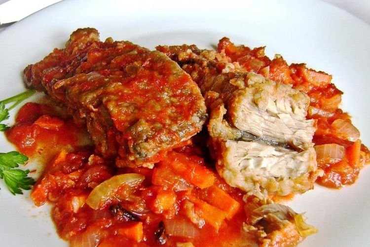 Makrele in Tomate mit Pfeffer