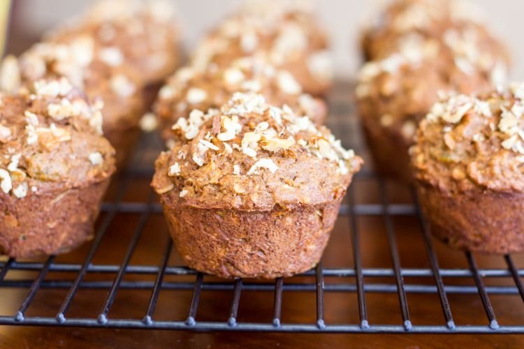 Muffins mit Avocado und Haferflocken