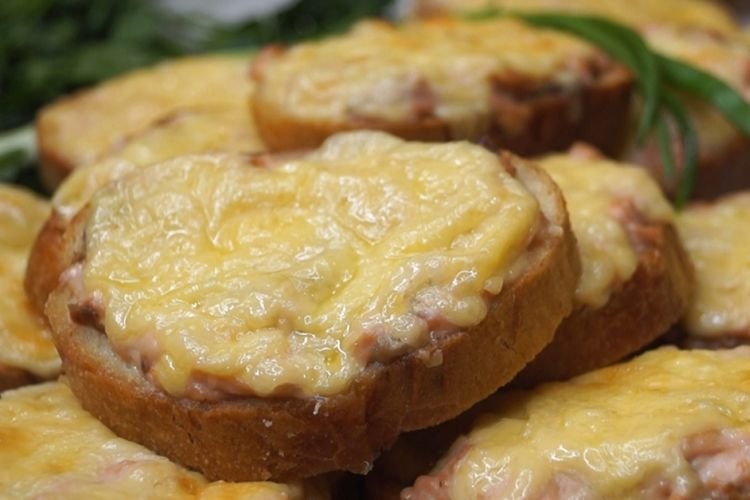 Hot Sandwiches with Fish