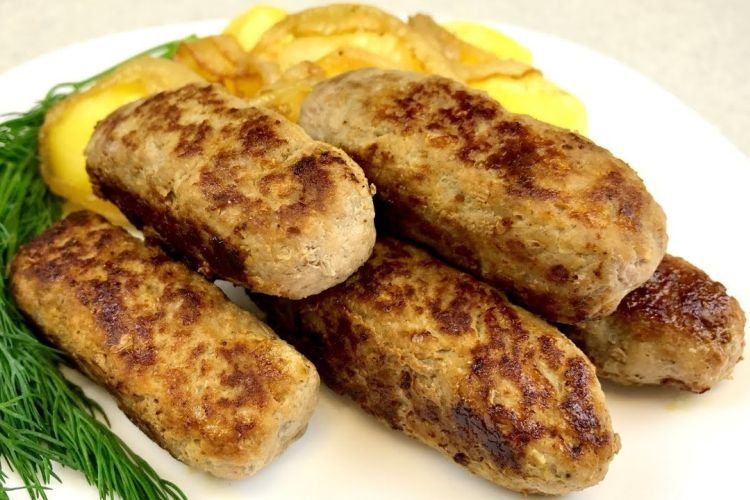 Ćevapčići mit Kartoffeln